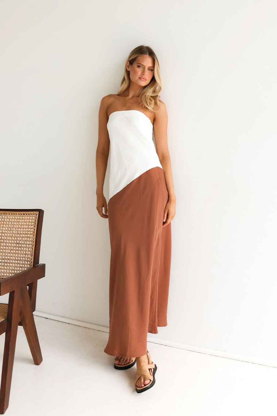 Dresses Madison The Label | Joanna Maxi Dress | White & Hazelnut