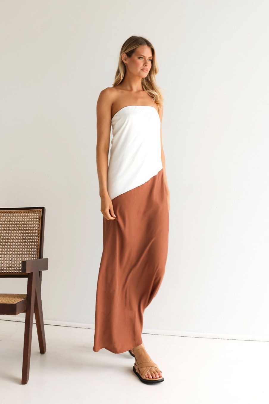 Dresses Madison The Label | Joanna Maxi Dress | White & Hazelnut