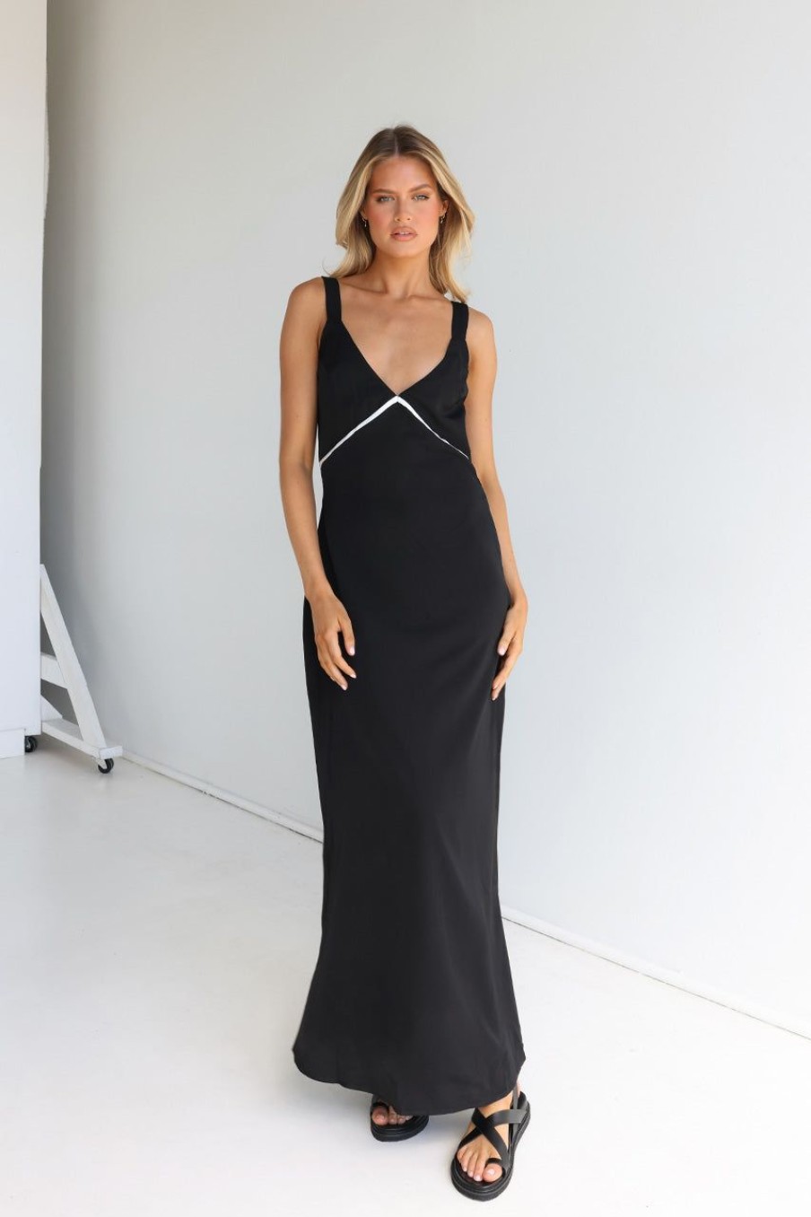 Dresses Madison The Label | Larissa Maxi Dress | Black